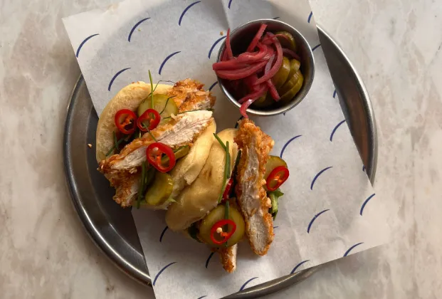 Crispy chicken bun