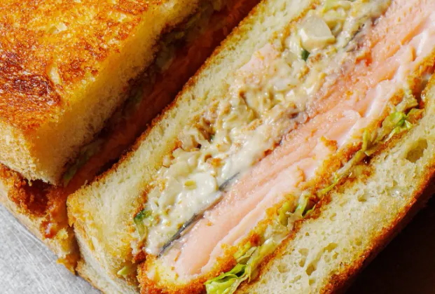 Salmon katsu sando