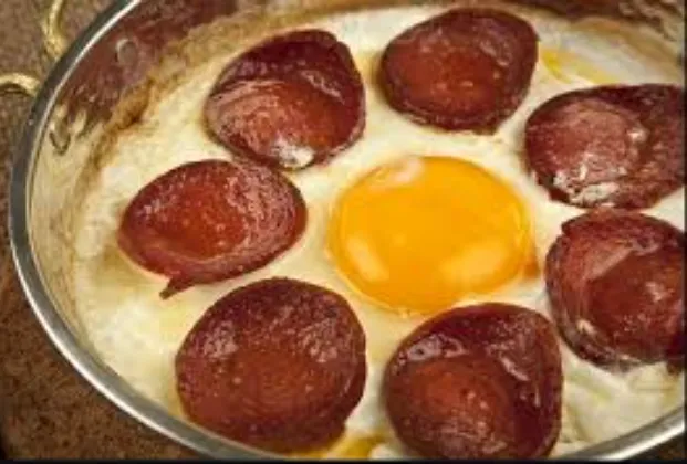 Sucuk with eggs