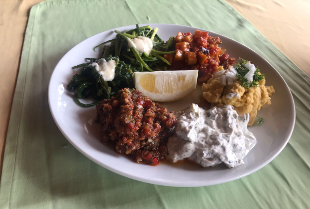 Hors d'oeuvre platter