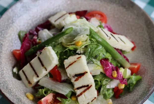 Halloumi Salad