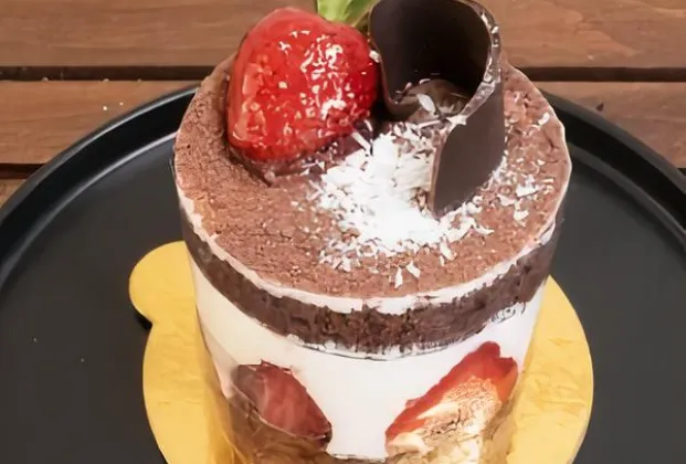 Strawberry cake