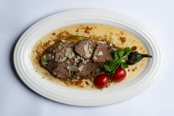 Eggplant and beef tenderloin slices