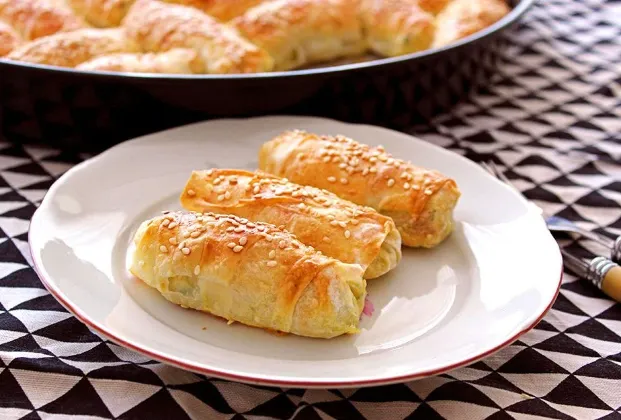 Kalem böreği (Turkish cigar pastry)