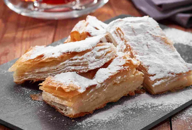 Çengelköy Kurdish börek (portion)