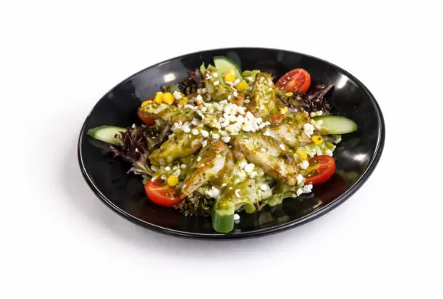 Crispy chicken mozzarella salad