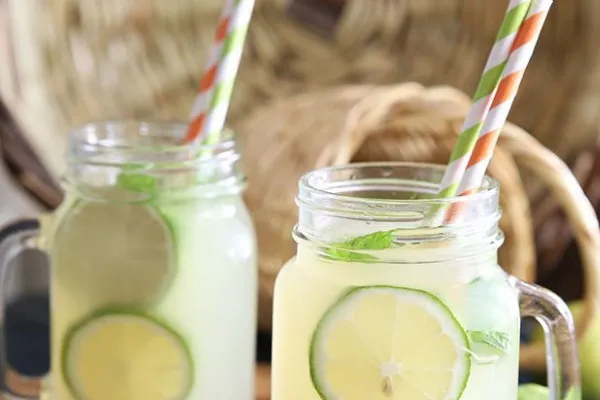 Melon lemonade