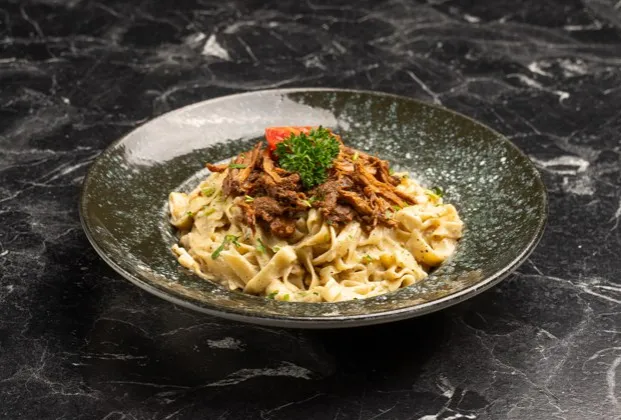 Fettuccine with tandır beef in carbonara sauce