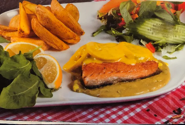 Salmon with Lemon Sauce
