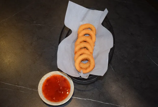 8-piece onion rings with Rock'n Roll sauce