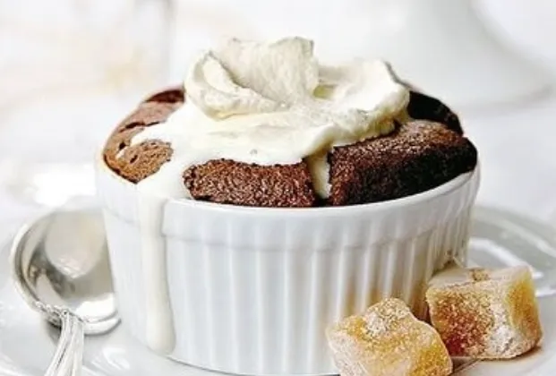 Soufflé with ice cream
