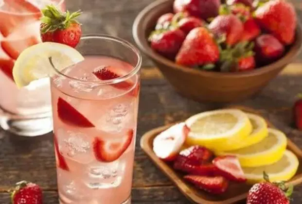 Strawberry lemonade