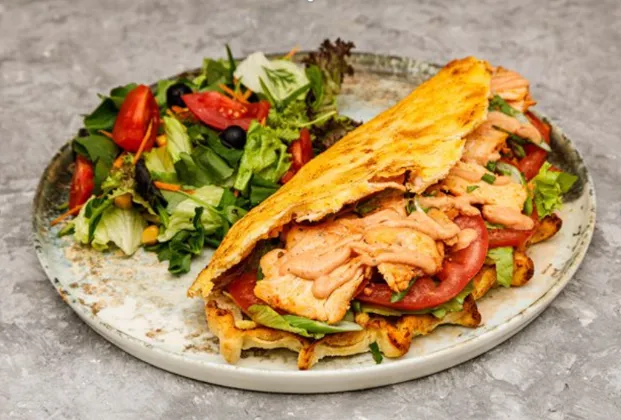 Lolita panzerotti with chicken döner