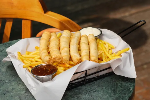Cheese-Filled Sigara Böreği and French Fries (5 pieces)