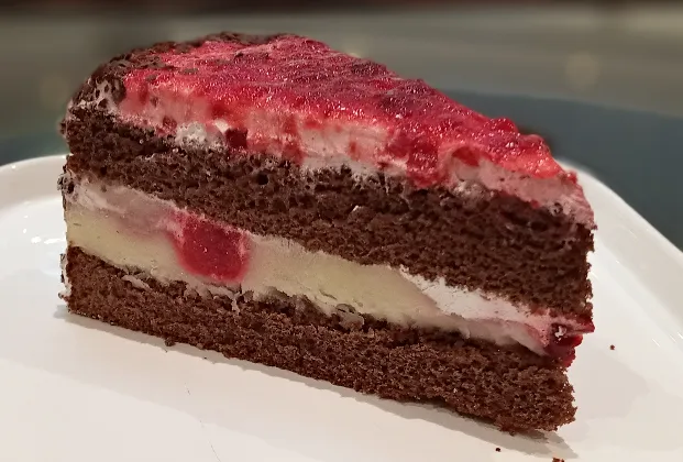 Forest fruit cake