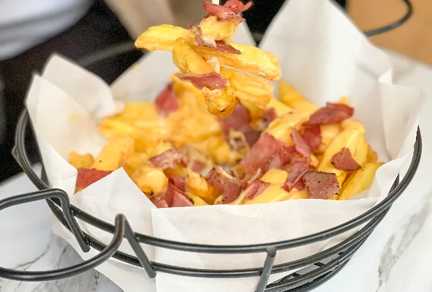 Cheddar Cheese & Smoked Meat French Fries