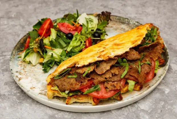 Meat döner panzerotti