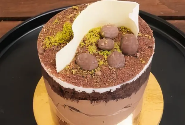 Chocolate Pistachio Cake