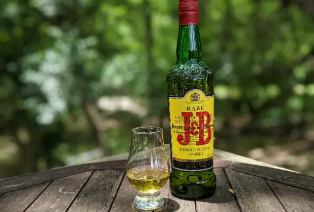 J&B whisky 5 cl