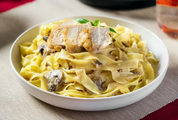 Fettuccine Alfredo