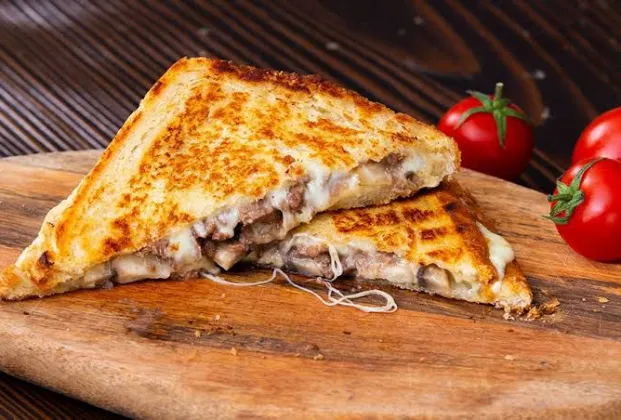 Kavurmalı toast