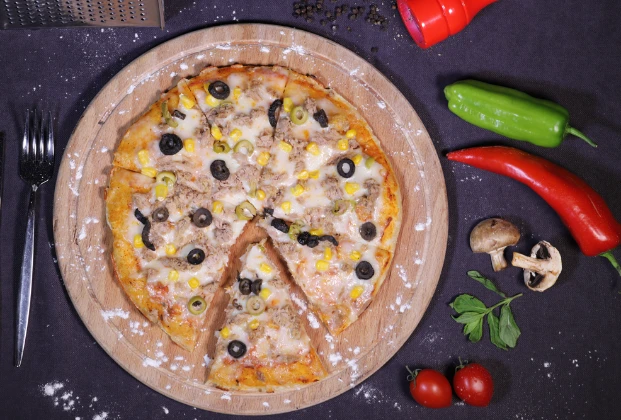 Tuna pizza
