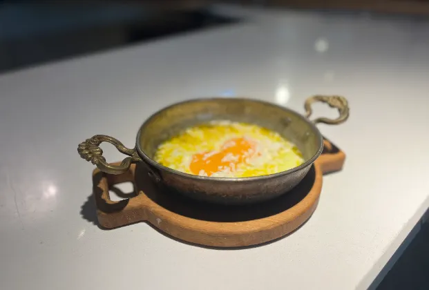 Pan-fried eggs with cheese
