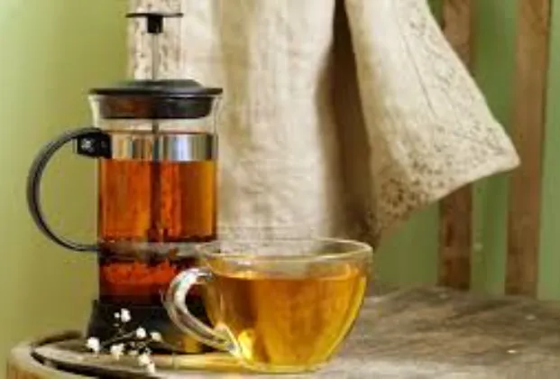 Green Tea in a Teapot (Demlik)