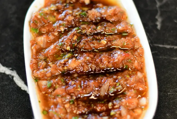 Acılı Ezme (spicy Turkish dip)