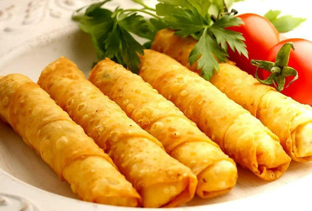 Sigara Böreği with Chips