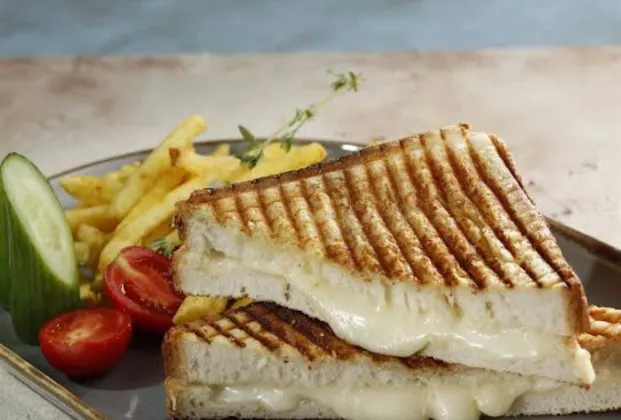 Kaşarlı toast