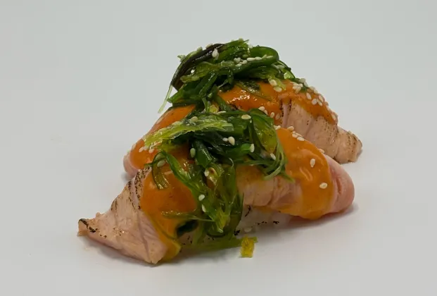 Spicy salmon nigiri