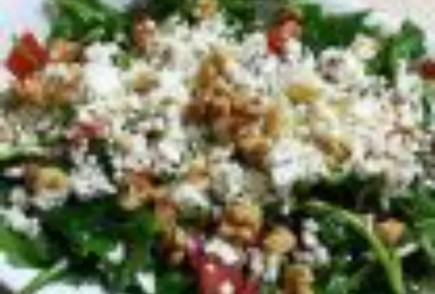 Cheese and arugula salad