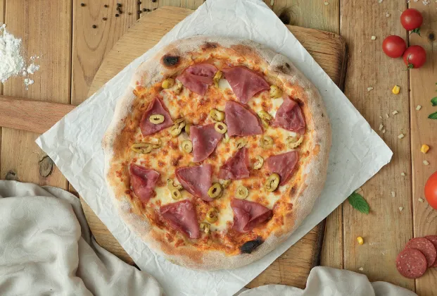 Roast Beef Grilled Olive Pizza