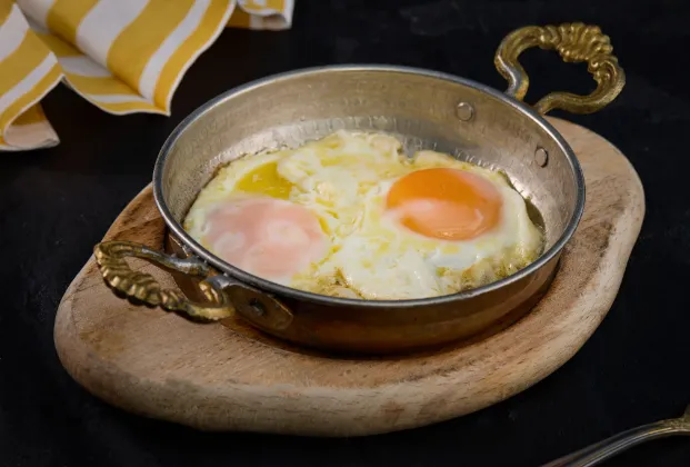 Pan-fried Eggs with Cheese
