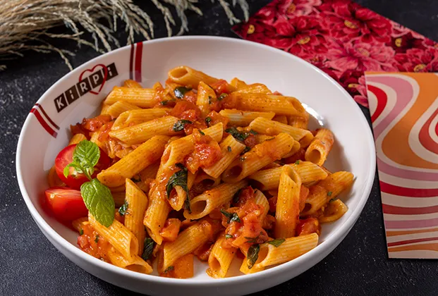 Gluten-free penne with fresh tomatoes and basil