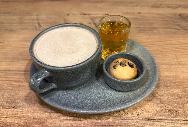 Double menengiç coffee with milk