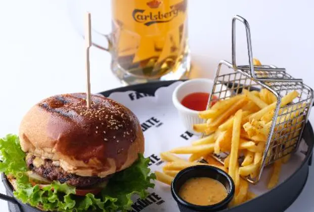 Classic Burger + 50cl Draught Beer