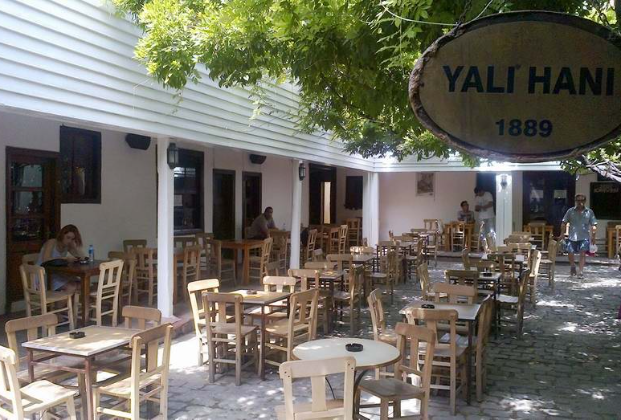 Tarihi Yalı Hanı