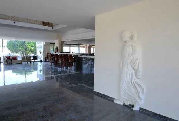Etruscan Hotel - Garson 0