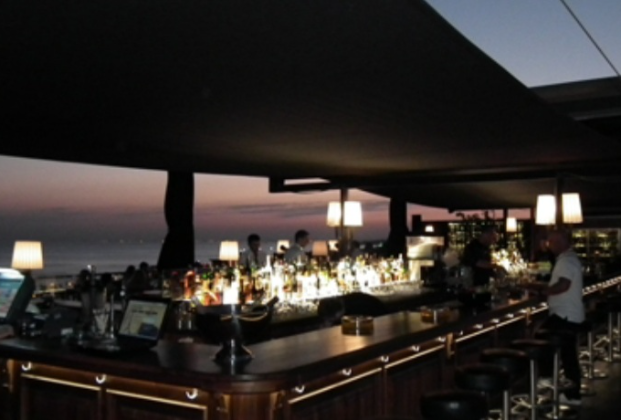 Café De Paris