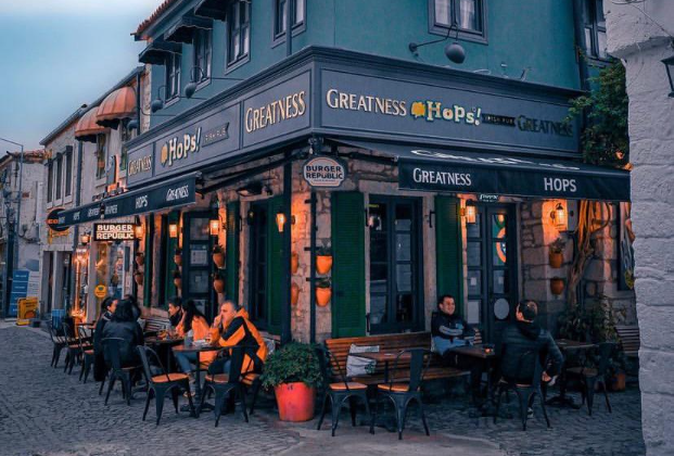 Hops Irish Pub & Stage - Burger Republic