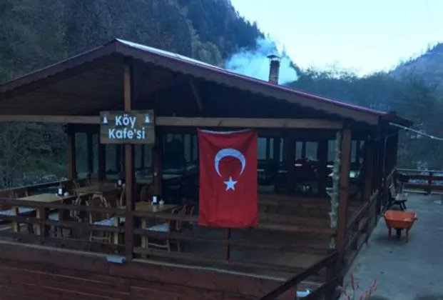 Yolun Dibi Cafe