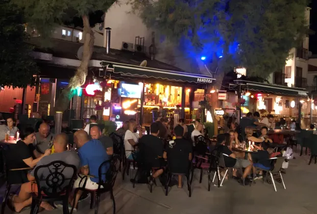 Pandora Pub
