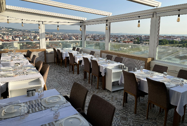 Panorama Et Meze Restaurant & Lounge