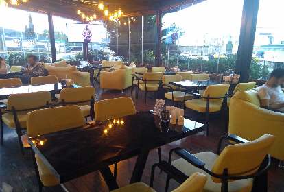 Holigan Cafe Pub
