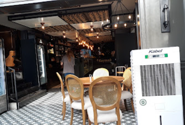 Kaymak Cafe & Restaurant