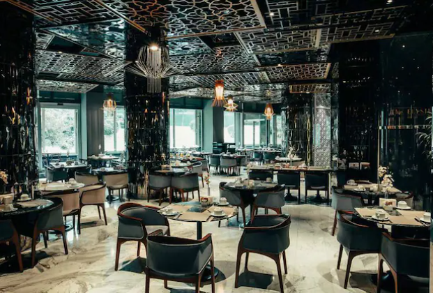 Fanus Restaurant - The Elysium Hotel