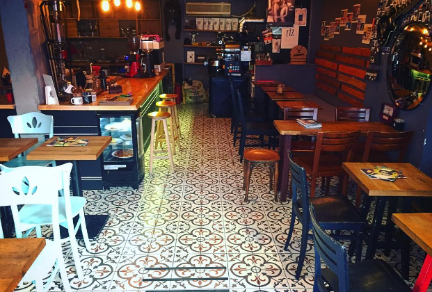 Ayıbedenler Coffee & Radio