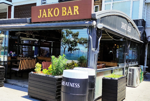 Jako Cafe & Bar